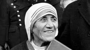 madre-teresa-calcuta-tras-recibir-nobel-paz-1979-1390565883680